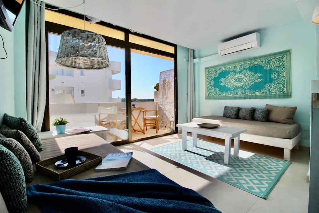 Agradable Apartamento Con Terraza En Formentera Es Pujols Eksteriør billede